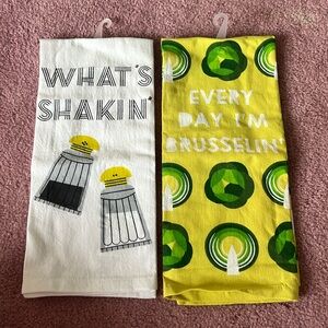 Kitchen Towels BRAND NEW Funny Set of 2 White and Green Perfect for Gifts